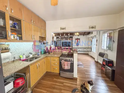 Casa en Venta con 2 cocheras