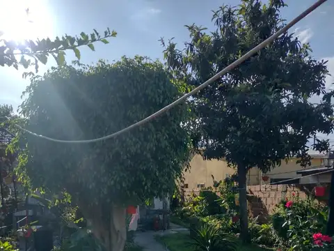 Propiedad  de 10x 33mts.Excelente acceso a  Autop. Panamericana, ruta 9, ruta 197. Centro de Pacheco