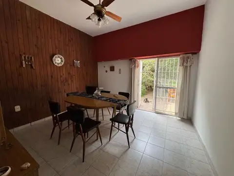 Casa sobre Avenida Ameghino en venta