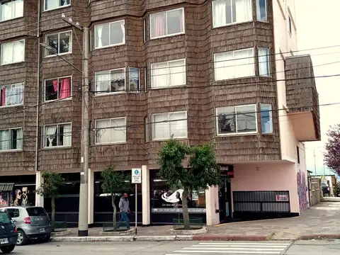 Local en Venta en San Carlos De Bariloche, USD 368.225