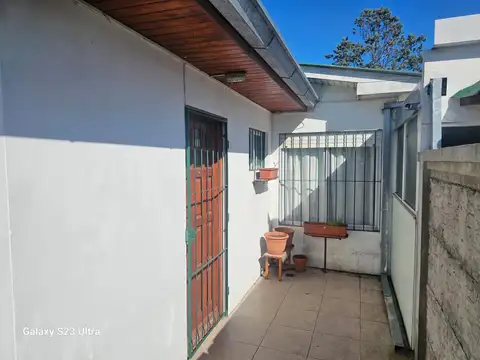 Casa 3 ambientes con 2 baños
