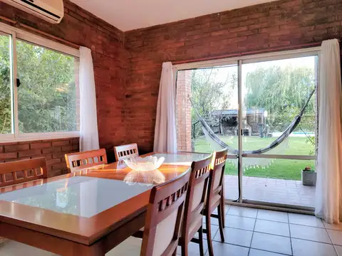 Casa 5 ambientes con 4 baños