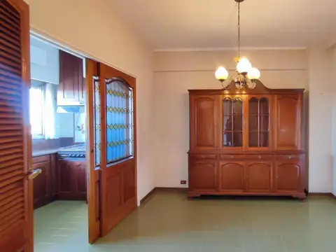 Departamento 5 ambientes con 2 baños