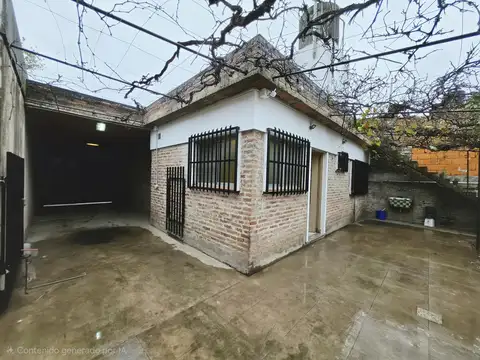 Alquiler Casa 3 ambientes en Villa Ballester con patio y cochera