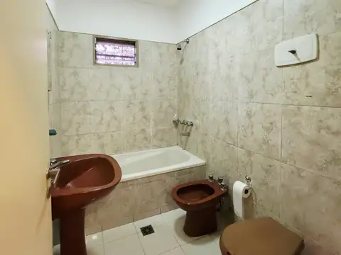 Alquiler Casa 3 ambientes en Villa Ballester con patio y cochera