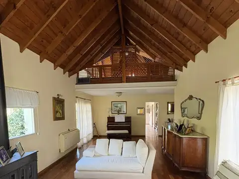 La Caballeriza 100