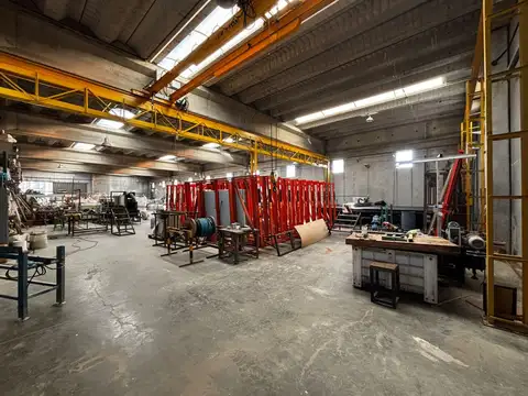 Galpón / deposito en  1.000 m2 cubiertos sobre ruta 2 Abasto - La Plata - Alquiler