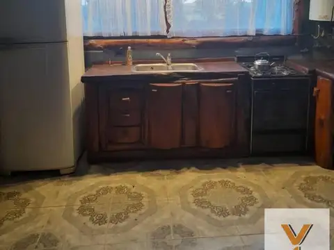 Casa venta 6 dormitorios 3 baños 1 patio y pileta 695 mts2 totales - Sierra De Los Padres