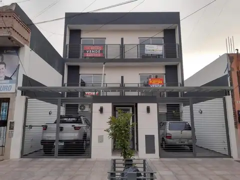 DEPARTAMENTO SEMIPISO AL FRENTE CON BALCON