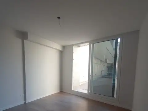 pellegrini 1600, Piso 01