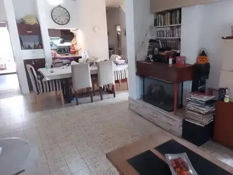 Depto Tipo Casa en Venta 40 años