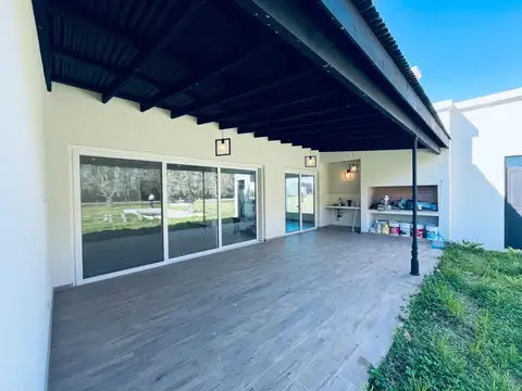 Casa en venta 4 ambientes en cardales