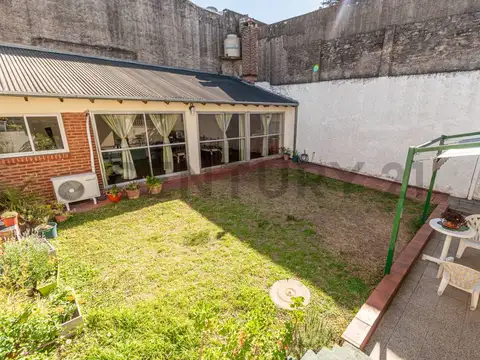 Casa 5 ambientes con 2 baños