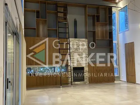 Casa en Venta con 7 cocheras