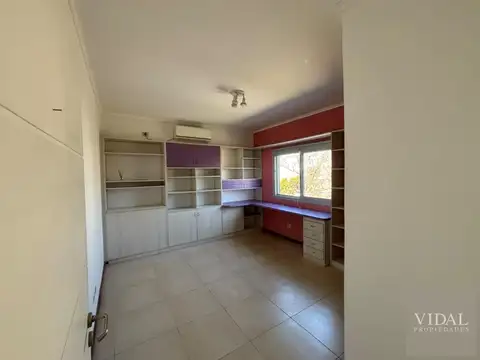 Casa Alquiler anual San Isidro Labrador Benavidez pileta
