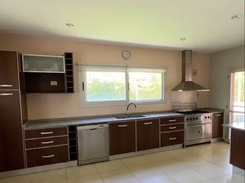 Casa en Alquiler al Sureste
