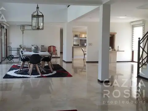 Espectacular casa en Saint Thomas Este en doble lote