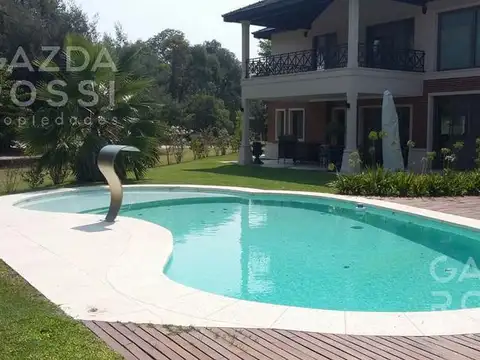 Casa 5 ambientes con 5 baños