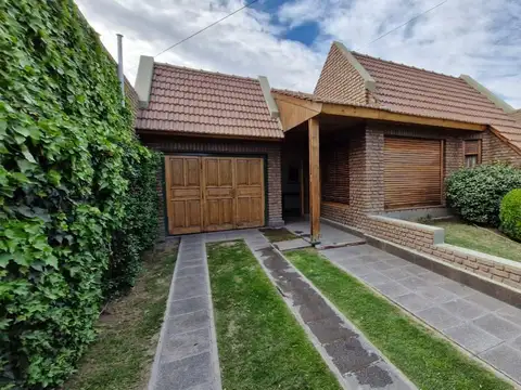 Casa de 9 ambientes, Barrio San Pablo, Cipolletti