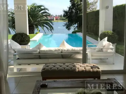 Casa en Alquiler Temporal con 2 cocheras