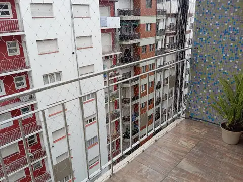 Temporada Mar del Plata - 2 ambiente a la calle - Córdoba 2100 - Plaza Mitre.