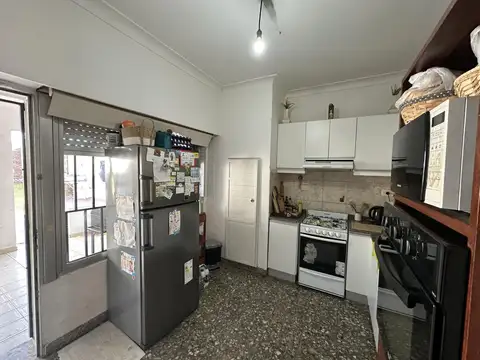 Casa en Venta de 2 dormitorios. Patio con parrilla. Lavadero. Cochera. Centro Campana