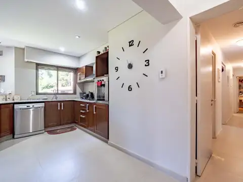 Casa 6 ambientes con 3 baños