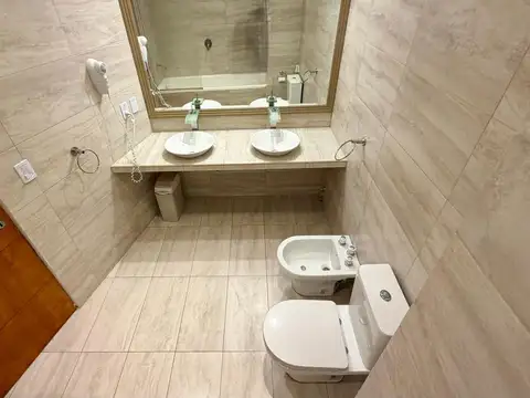 Casa en Venta con 6 cocheras