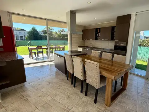 Casa en Venta en Haras Santa Maria, USD 465.000