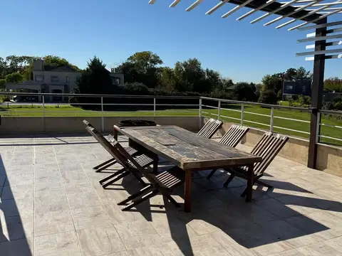 Casa en Venta con 6 cocheras