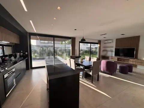 Casa en venta  Grand Bell de 3 dormitorios.