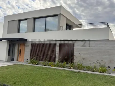 Casa en venta  Grand Bell de 3 dormitorios.