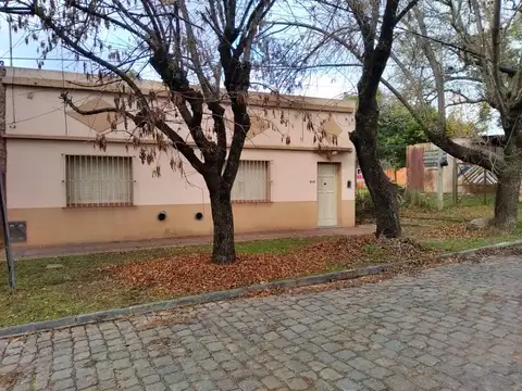 PROPIEDAD EN VENTA EN CALLE J. B. JUSTO BARADERO