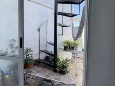 Casa 6 ambientes con 2 baños
