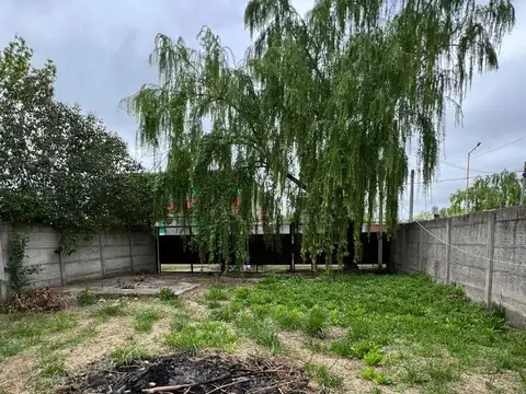 Lote con casa de 10x30 en Máximo Paz
