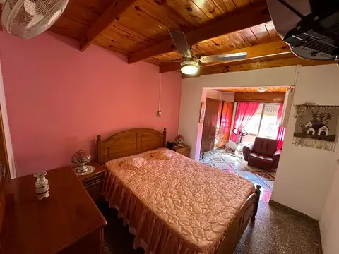 Casa c/ departamento en zona Termas Colon