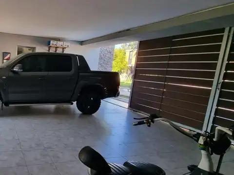 Casa en Venta con 7 cocheras