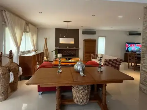 Casa en Venta en Barrancas de Iraola, USD 370.000