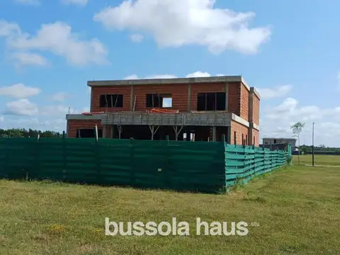 Casa en Venta en Puertos - Barrio Amarras, USD 480.000