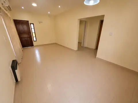 CASA EN ALQUILER  CALLE SARMIENTO GODOY CRUZ