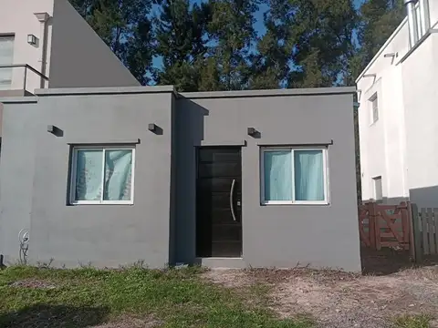 Casa 2 ambientes con 1 baño