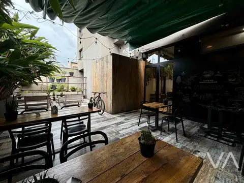 Moderno local con patio. Zona Güemes.