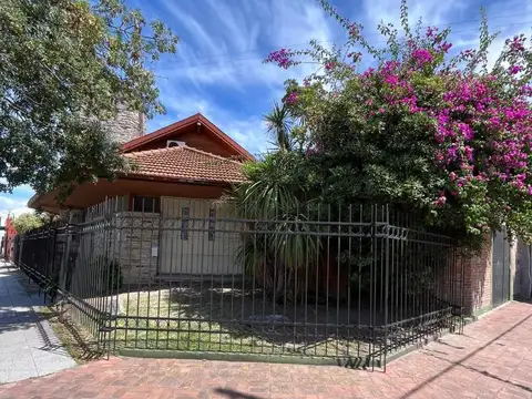 IMPORTANTE CHALET EN VENTA MENDEZ 101 ESQUINA BRANDSEN WILDE