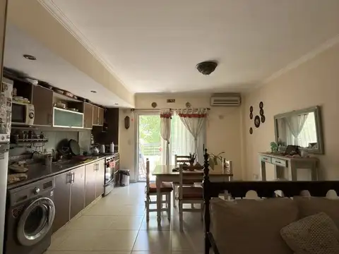 Ceretti 2300, Piso 4