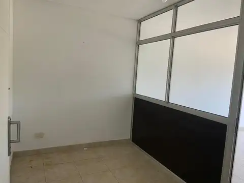 Oficina en Alquiler en Adrogue, $ 380.000