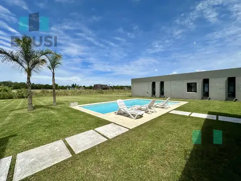 Casa 5 ambientes con 5 baños
