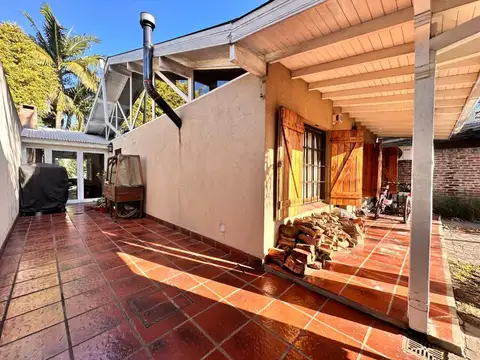 Casa en Venta en Turdera, USD 215.000