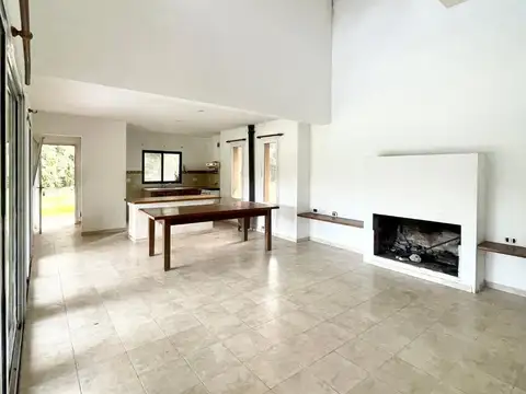 CASA 4 AMBIENTES EN VENTA, BARRIO SANTA BRIGIDA, LOS CARDALES