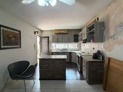 Casa 6 ambientes con 3 baños