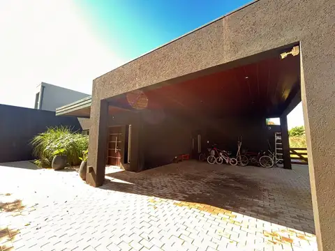 Casa en Venta en Los Puentes, USD 299.000